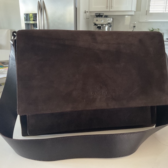 GUCCI Brown Suede and leather shoulder handbag. - Picture 1 of 6